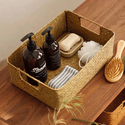 Panier en jonc de mer tissé utilisé pour mettre des produits 