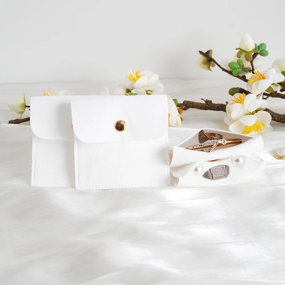 Sacs en velours pour bijoux blanc 